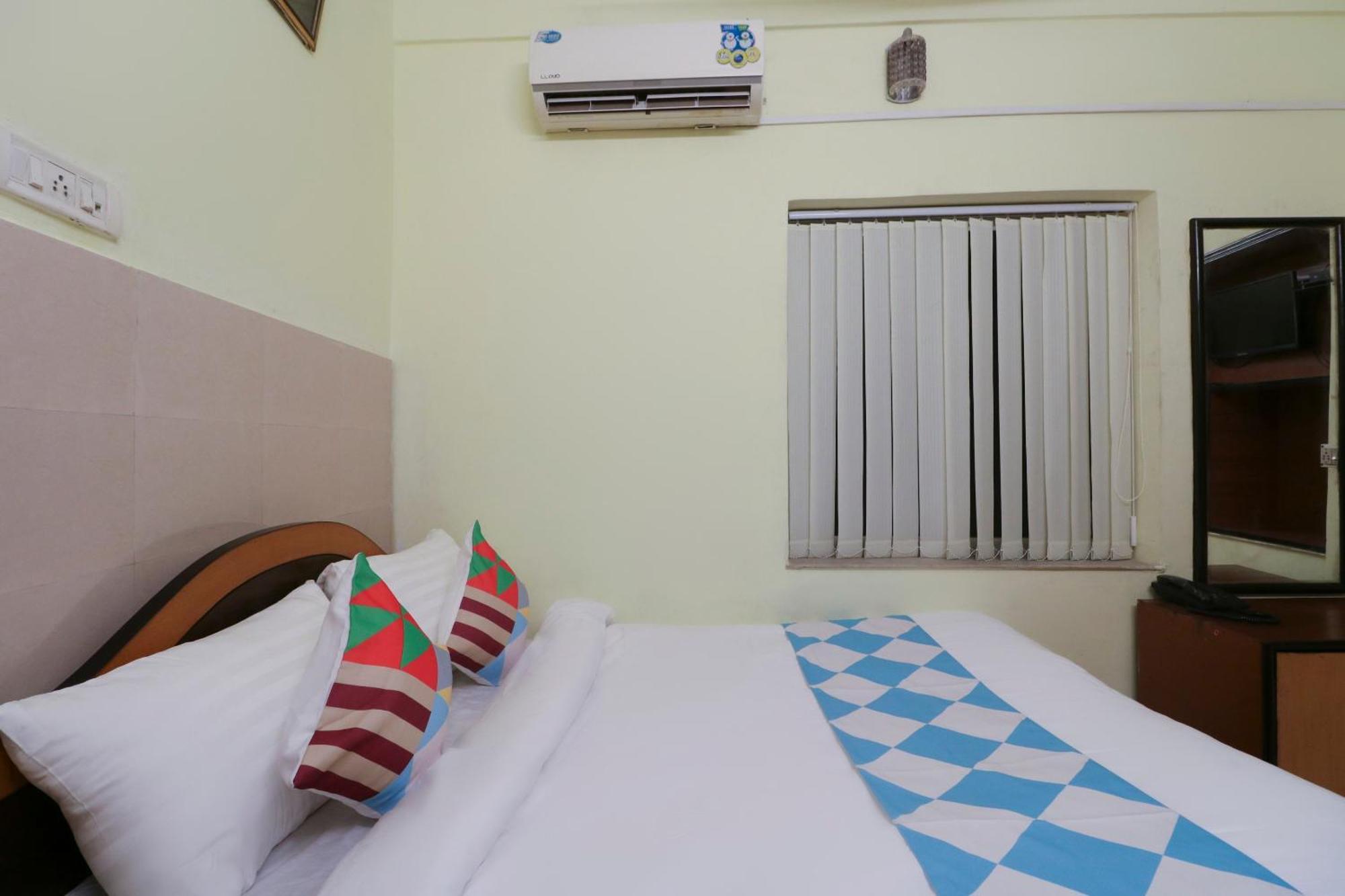 Guest house O Cozy Collage Square Maya International Near St. Thomas's Church